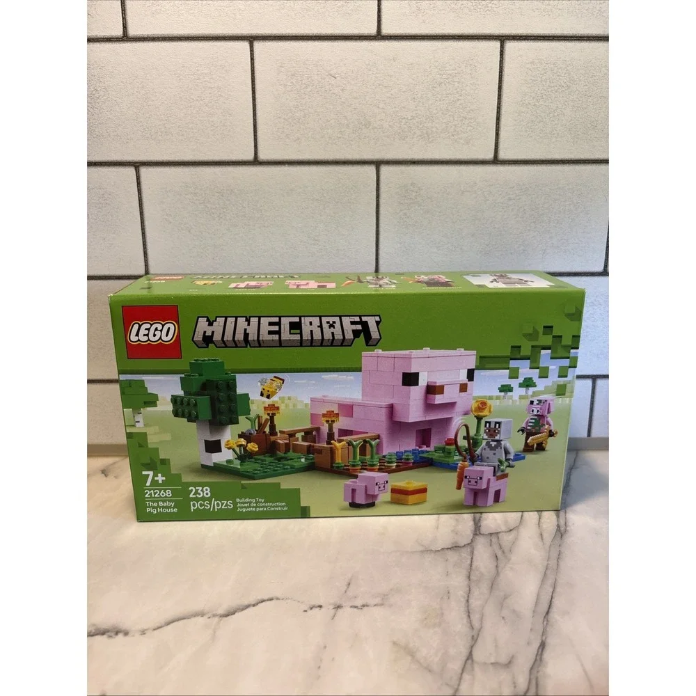 LEGO Minecraft The Baby Pig House Toy Figures and Playset - Building NEW